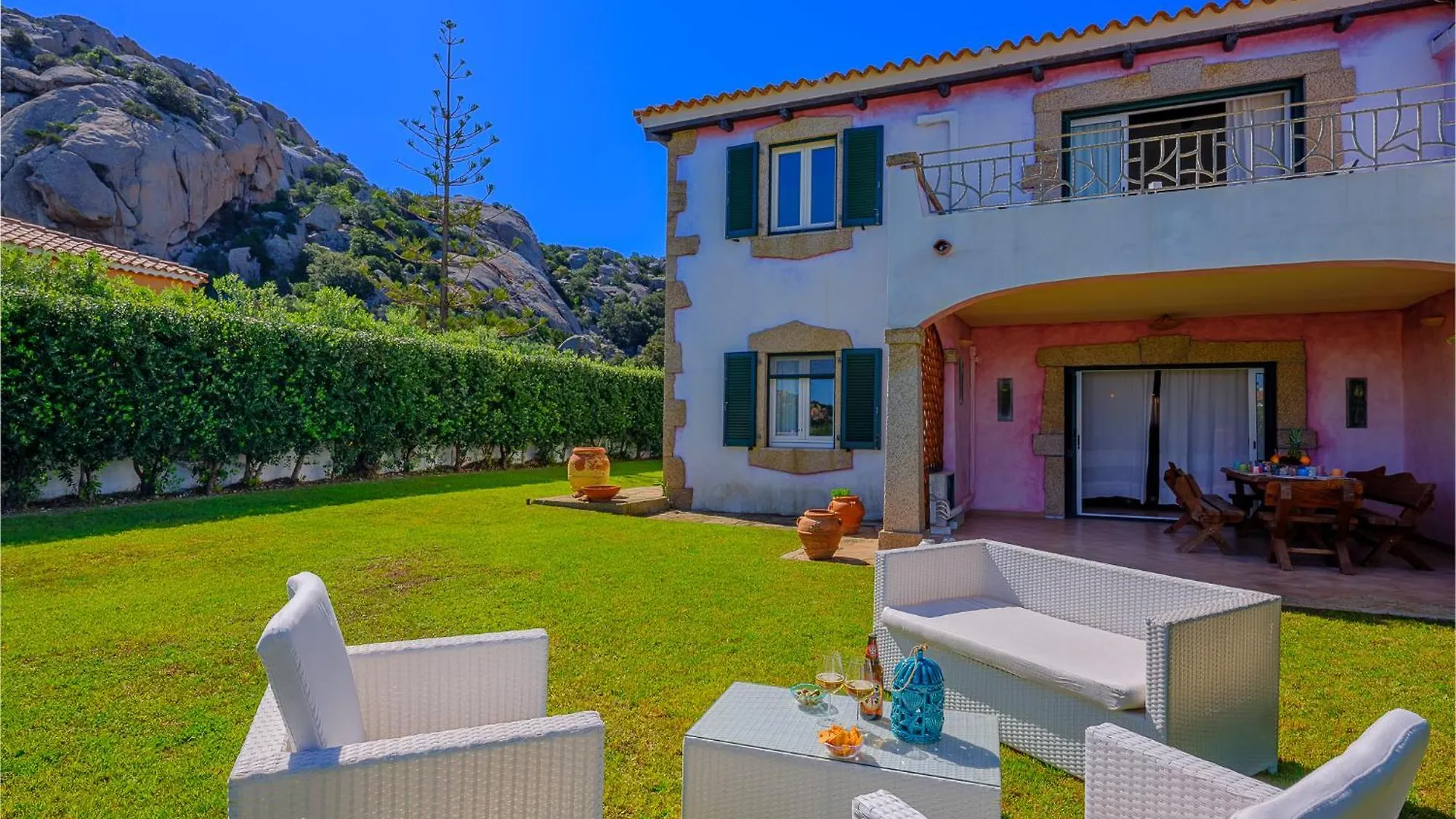 Sardinia Family Villas Villa Lucrezia Baja Sardinia