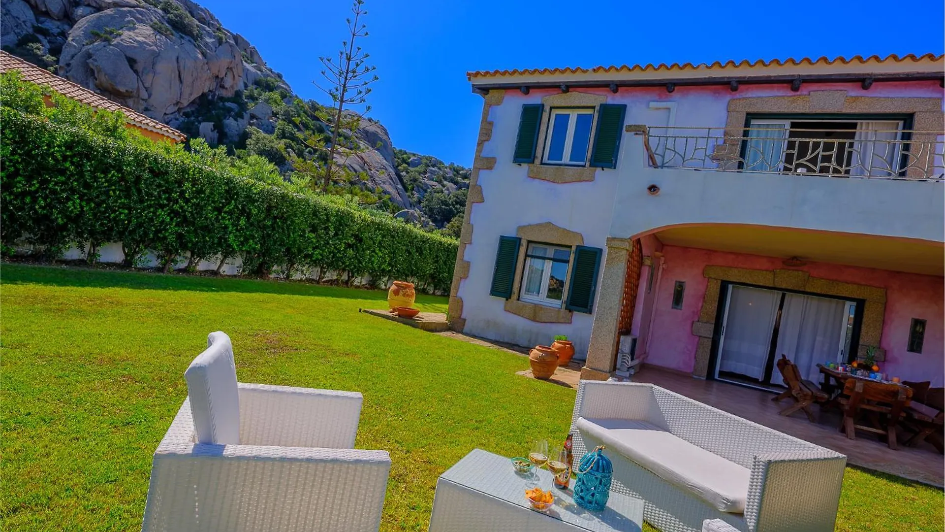 Sardinia Family Villas Villa Lucrezia Baja Sardinia